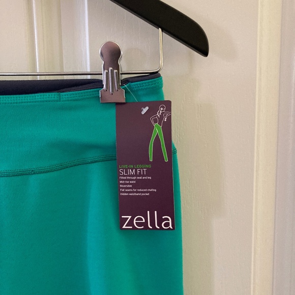 Zella Women's Live In Slim Fit Capri Pants/Reversible Green to Gray/M/NWT! - Picture 3 of 7